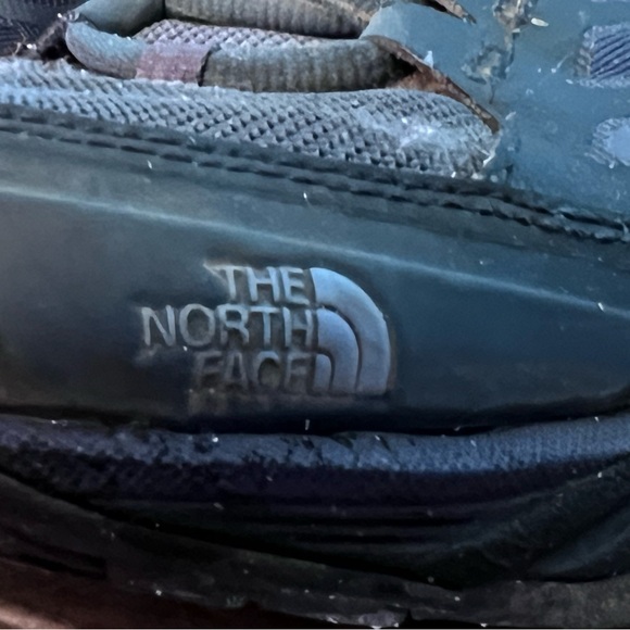 North Face Women’s Hiking Boots - Picture 3 of 5